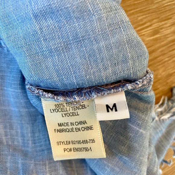 Bella Dahl Split Hem Chambray Button Front Shirt - Picture 10 of 10